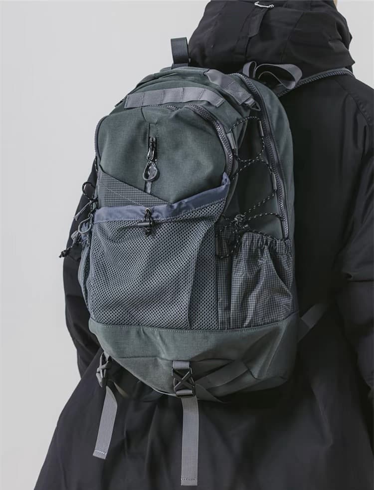 メンズリュック メッシュポケット付き多機能バックパック